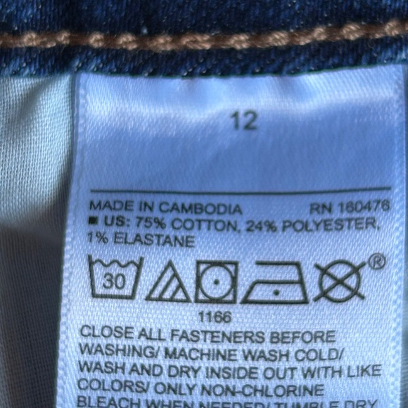 Old Navy Medium Wash Jean Shorts High Rise Bermuda Size 12 Women - Picture 9 of 9